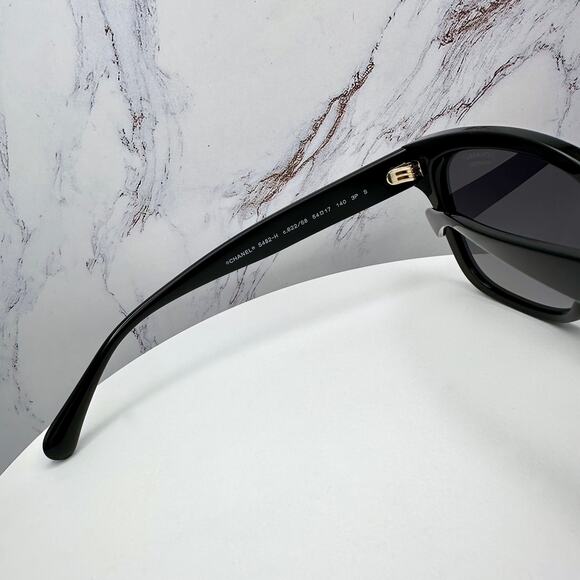 New CHANEL Sunglasses - Picture 5 of 16